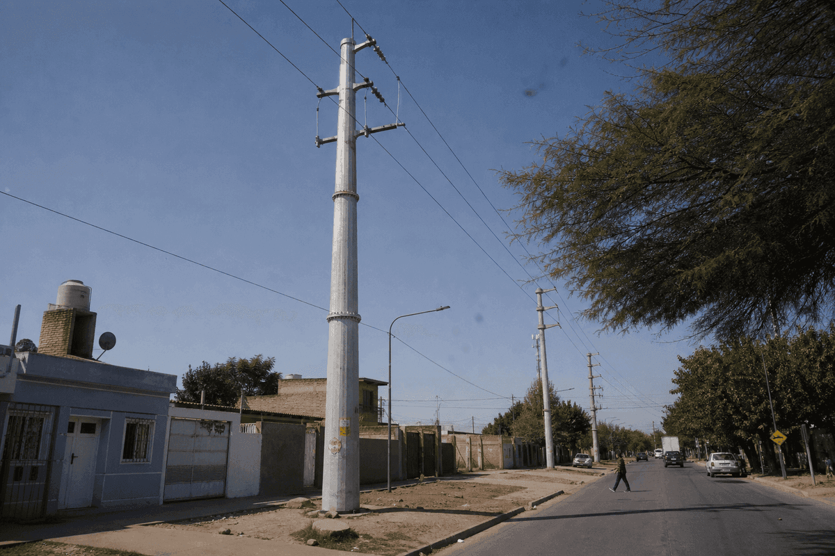 Córdoba Power Transmission Tower Market Analysis: 10kV Double-Circuit Steel Tubular Pole Guide