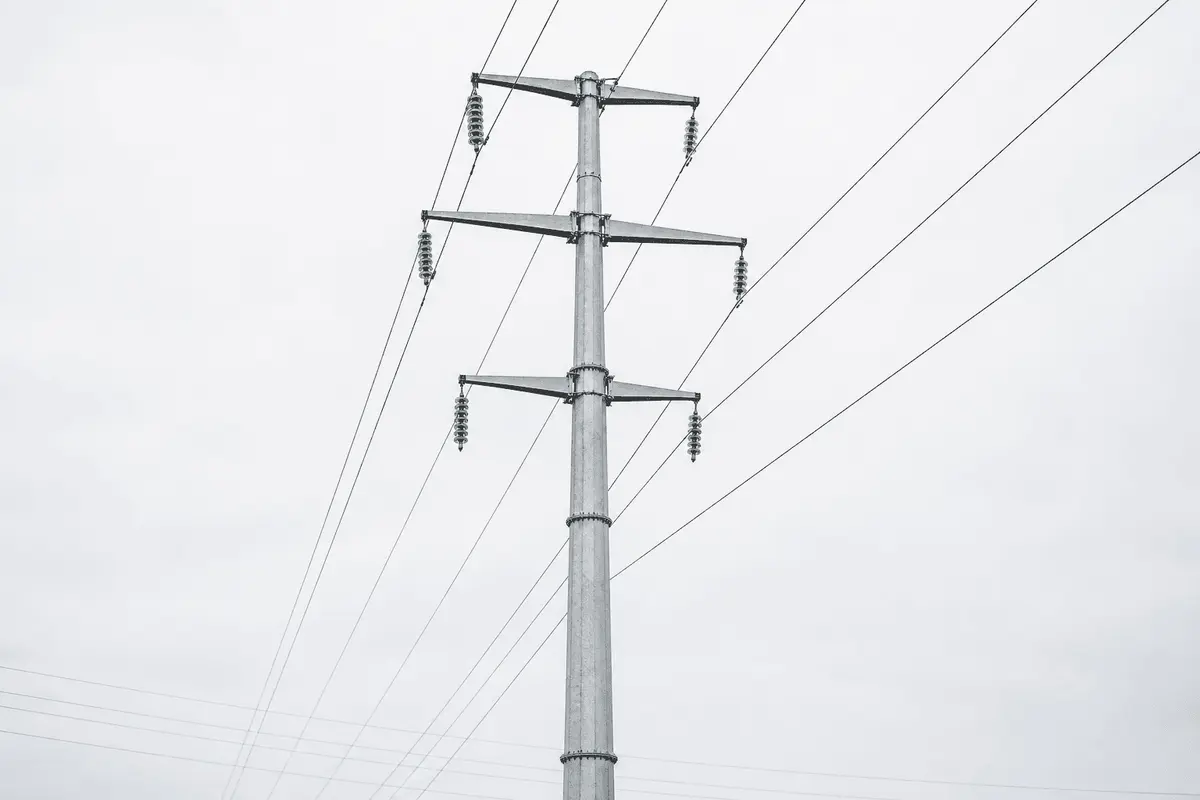 Tour tangente dodécagonale à brides 25m 35kV - Poteau de distribution en acier